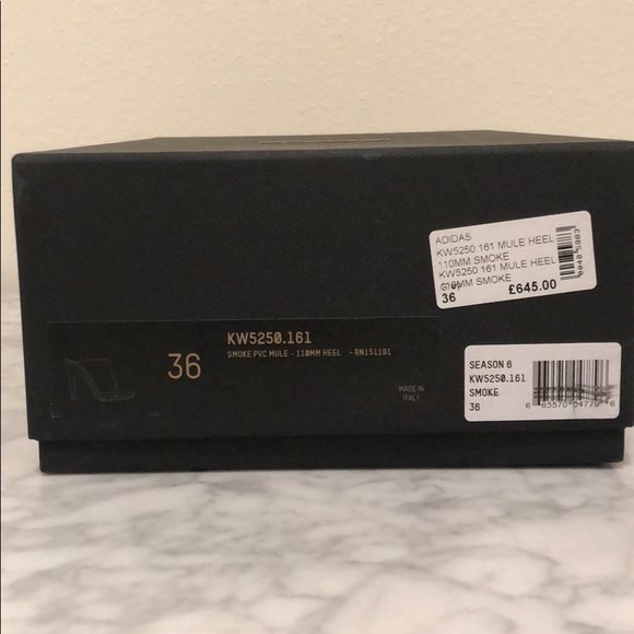 YEEZY
Season 6 PVC Mules
110MMSMOKE
Made in Italy - Picture 8 of 9